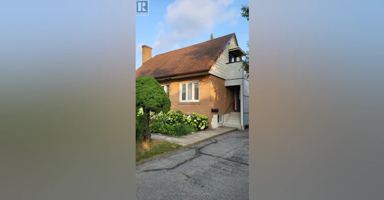 67 Cartwright Avenue, Toronto, ON, M6A 1V1 - 3