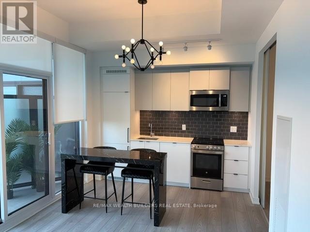 1103-285 Dufferin Street, Toronto, ON, M6K 0J2