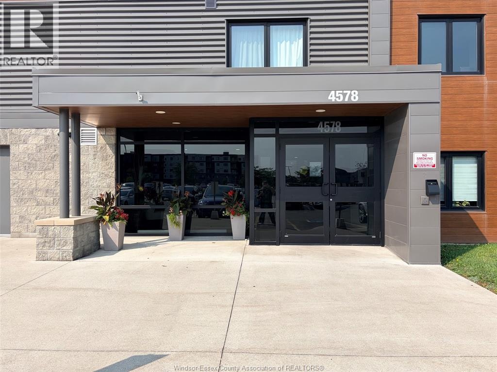 104-4578 Huron Church Line, Lasalle, ON, N9H 0M2