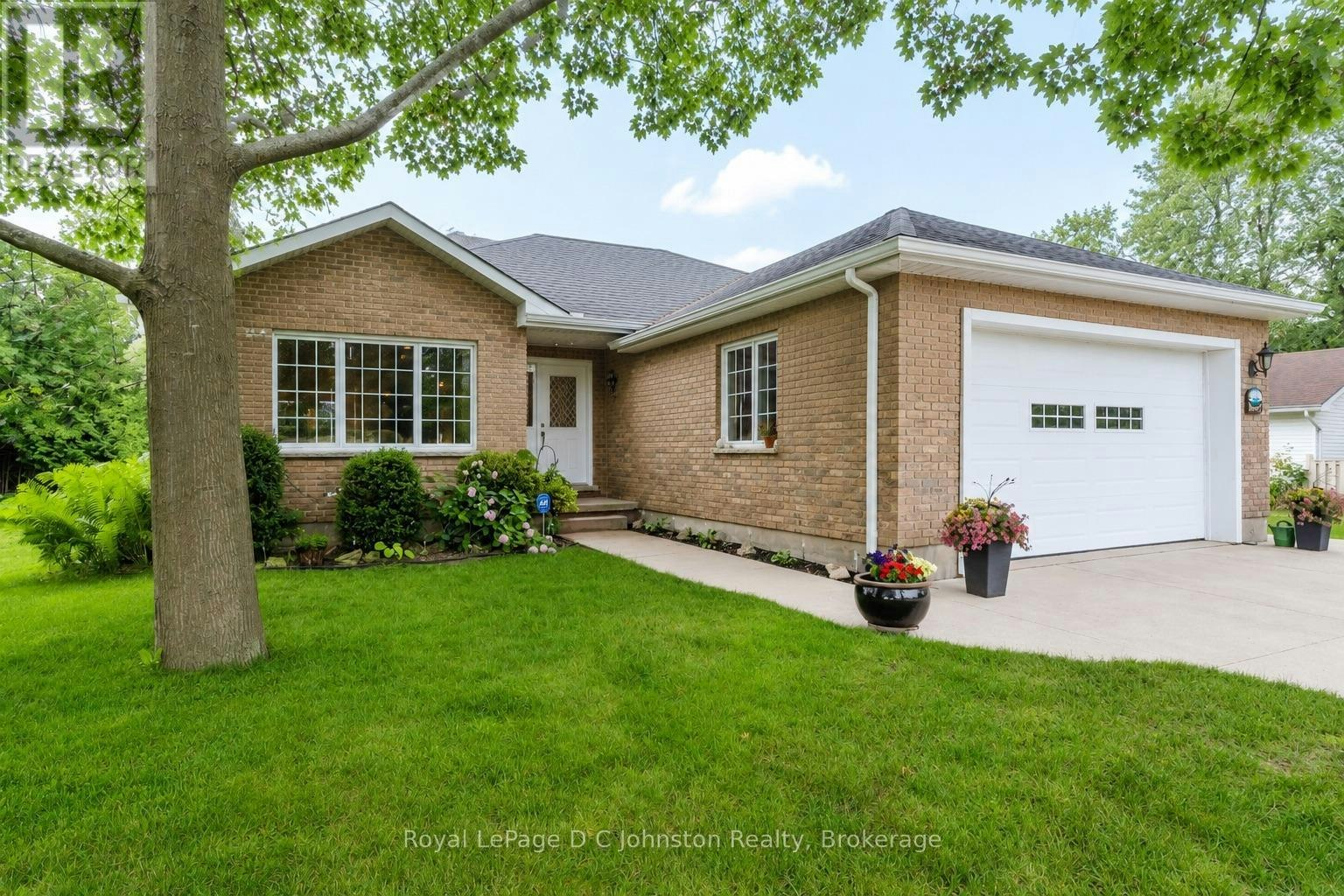 103 Grenville Street N, Saugeen Shores, ON, N0H 2L0