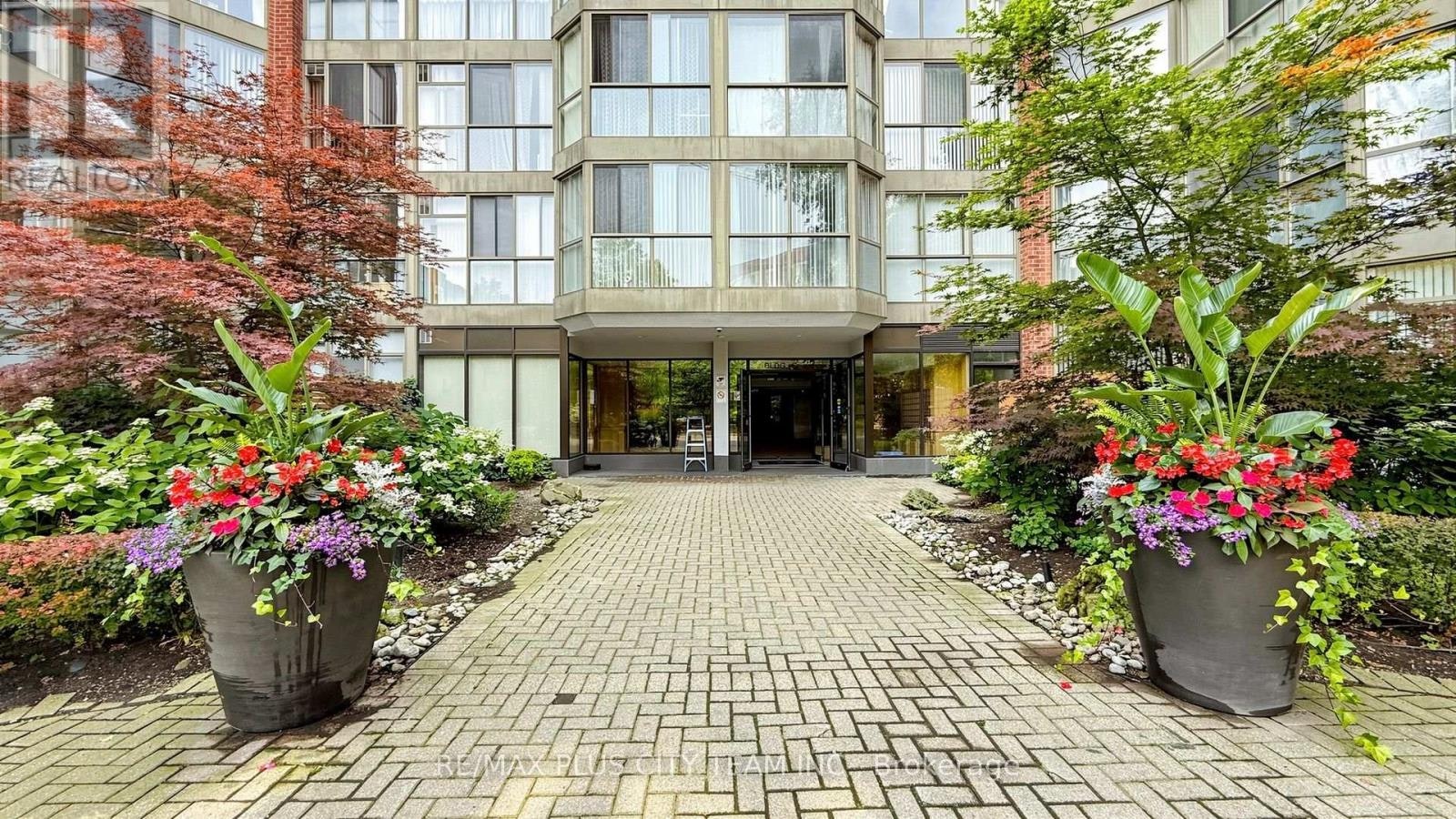 437-22 Southport Street, Toronto, ON, M6S 4Y9 - 2