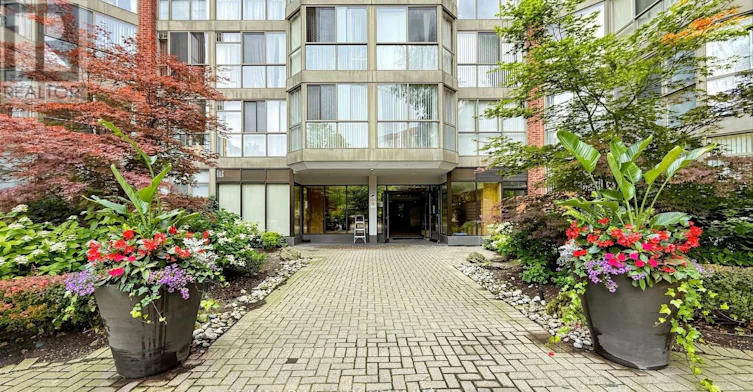 437-22 Southport Street, Toronto, ON, M6S 4Y9 - 2