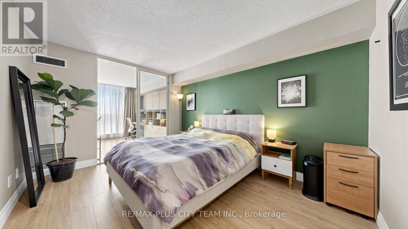 437-22 Southport Street, Toronto, ON, M6S 4Y9 - 12
