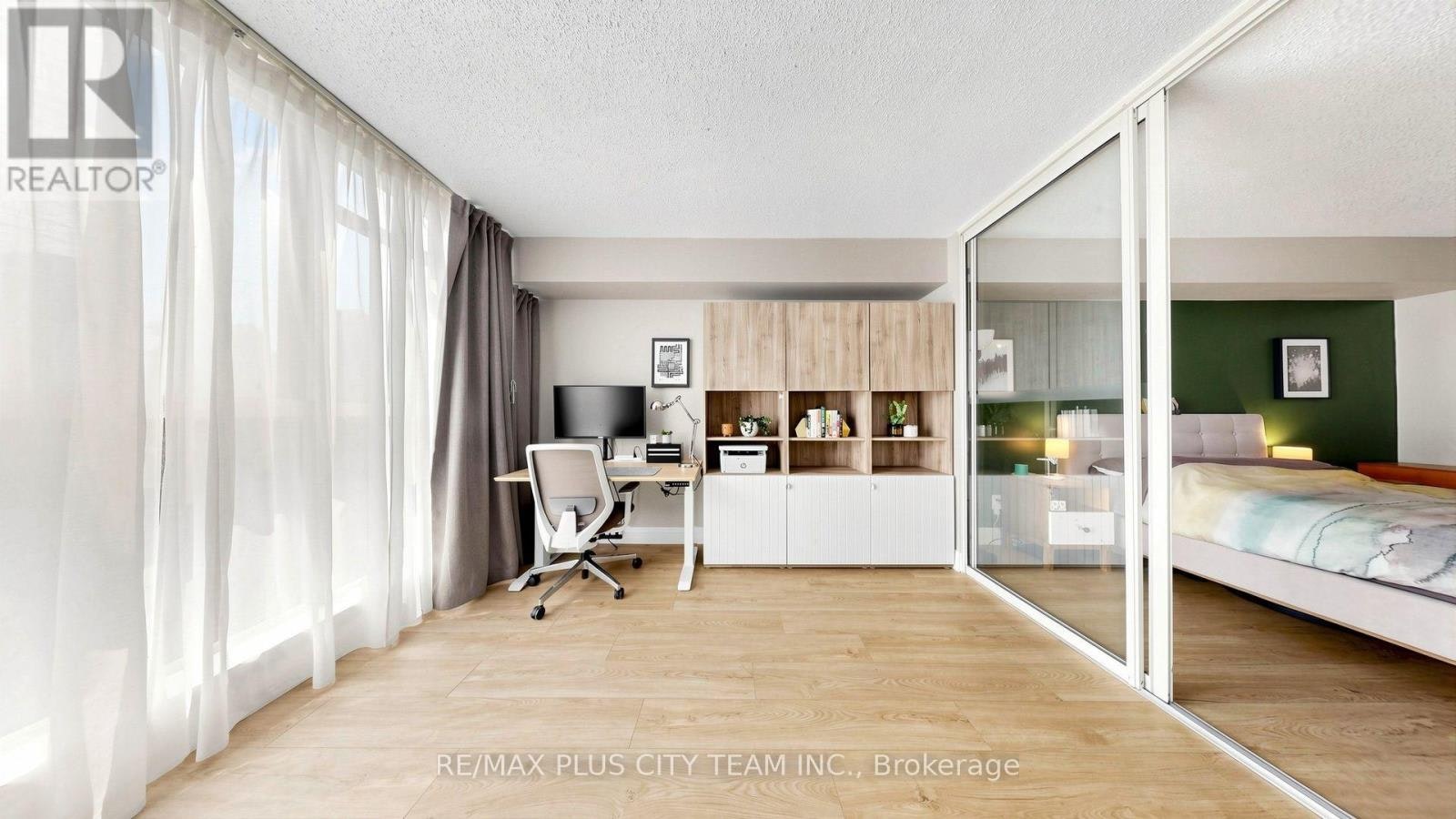 437-22 Southport Street, Toronto, ON, M6S 4Y9 - 18