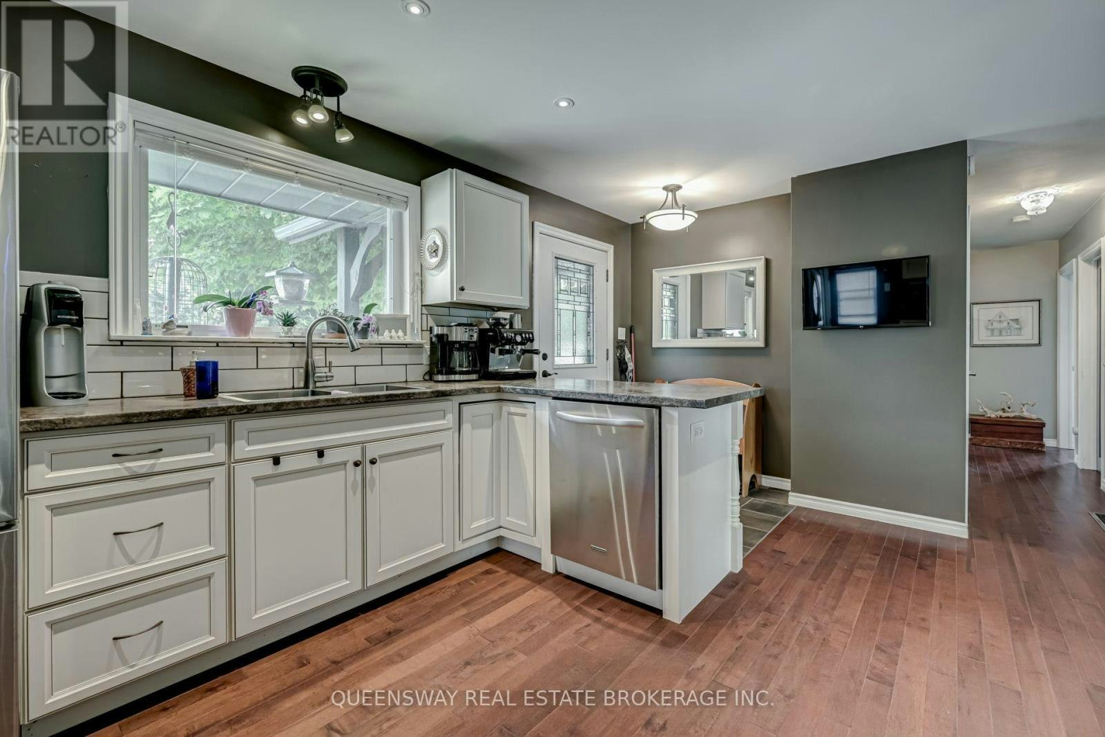 14 Webb Street, East Luther Grand Valley, ON, L0N 1G0 - 4