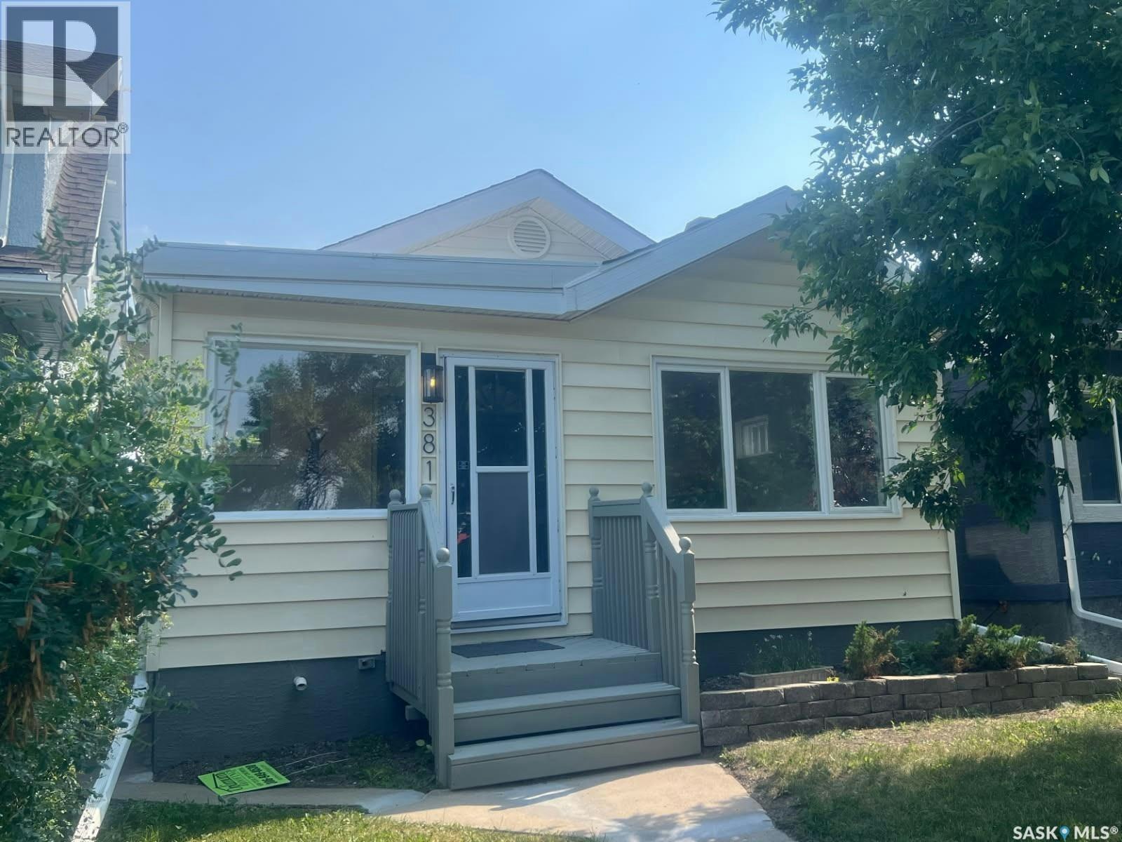3811 Victoria Avenue, Regina, SK, S4T 1M6