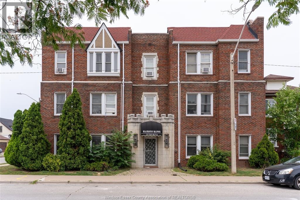 302-710 Giles Boulevard East, Windsor, ON, N9A 4E4