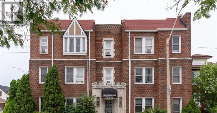 302-710 Giles Boulevard East, Windsor, ON, N9A 4E4