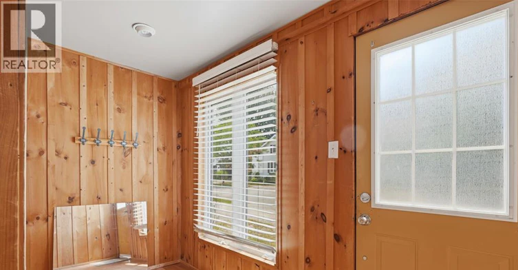 82 Pearl Street West, Kingsville, ON, N9Y 1V6 - 4
