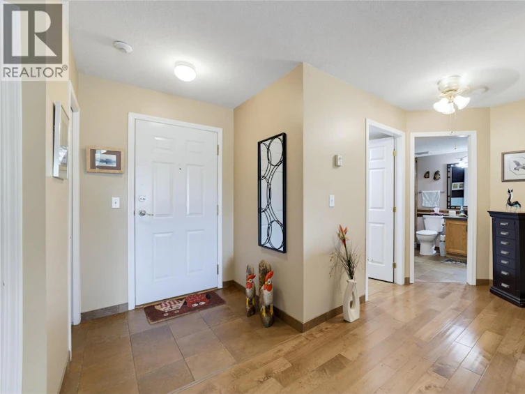 208-250 SE 5th Street, Salmon Arm, BC, V1E 1J8 - 2