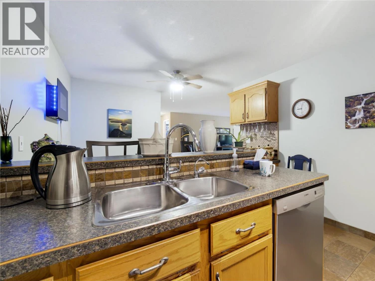 208-250 SE 5th Street, Salmon Arm, BC, V1E 1J8 - 5
