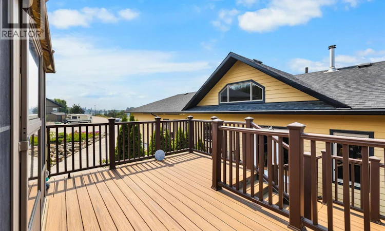 1039 Kootenay Place