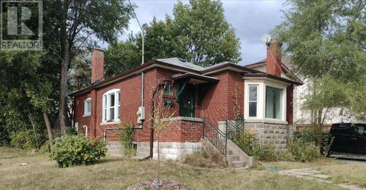 590 Glencairn Avenue W, Toronto, ON, M6B 1Z4