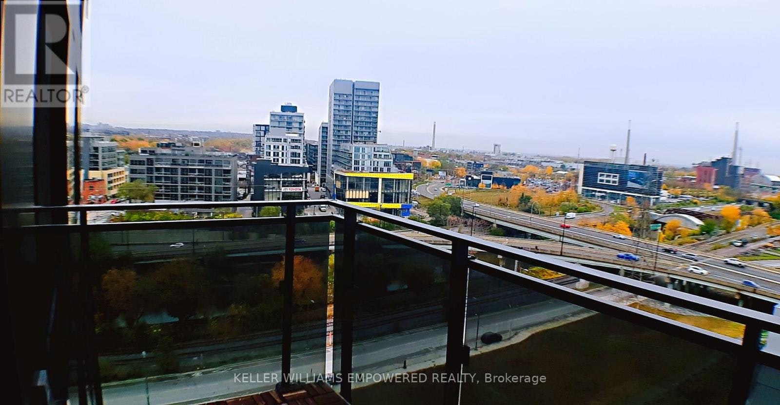 1105-51 Trolley Crescent, Toronto, ON, M5A 0E9 - 11