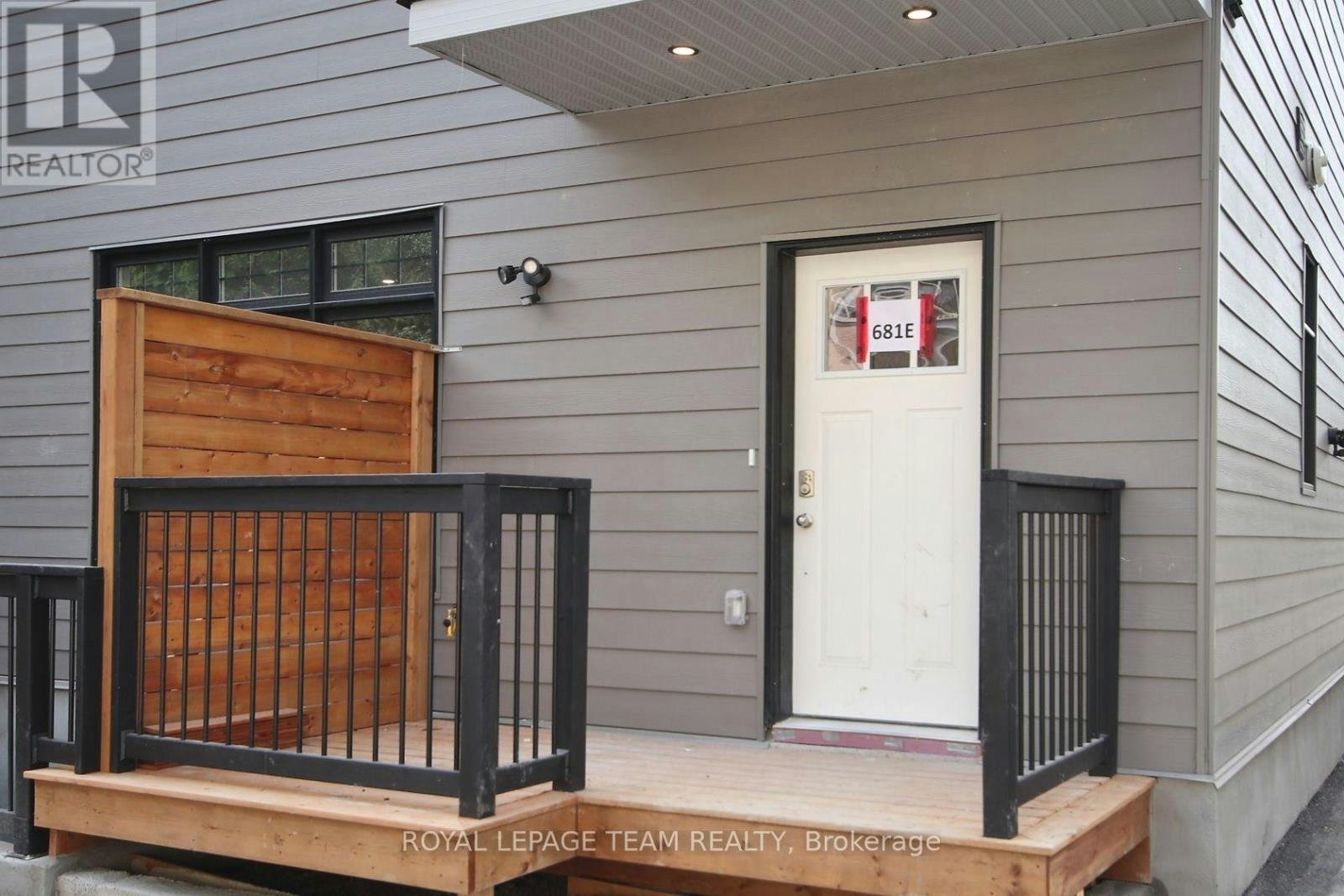 D-304 Lanark Avenue, Ottawa, ON, K1Z 6R5 - 2