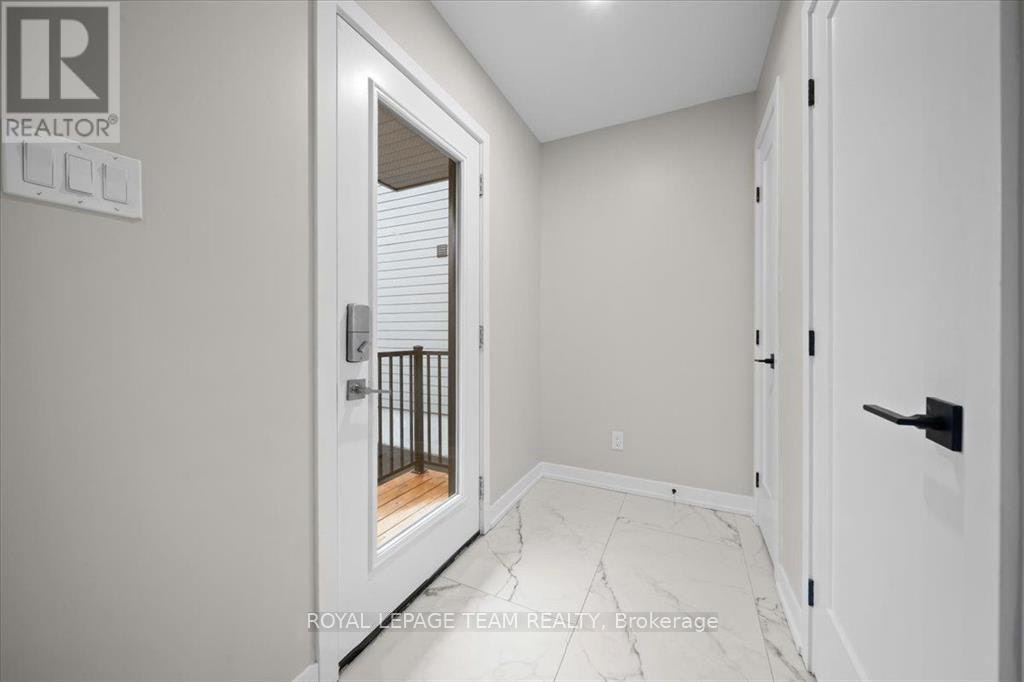 D-304 Lanark Avenue, Ottawa, ON, K1Z 6R5 - 3