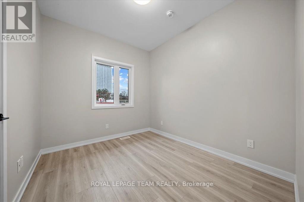 D-304 Lanark Avenue, Ottawa, ON, K1Z 6R5 - 17