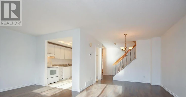 121 Erin Crescent, Ottawa, ON, K1V 9Z3 - 9