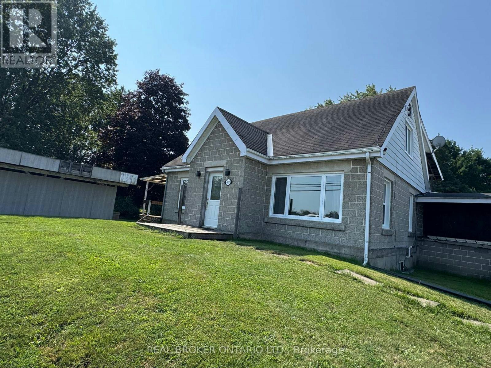 4020 29 County Road, Elizabethtown, ON, K6V 5T4 - 2
