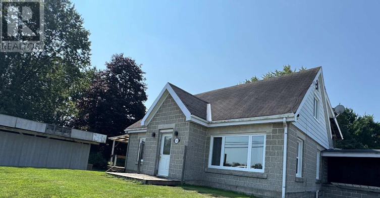 4020 29 County Road, Elizabethtown, ON, K6V 5T4 - 2