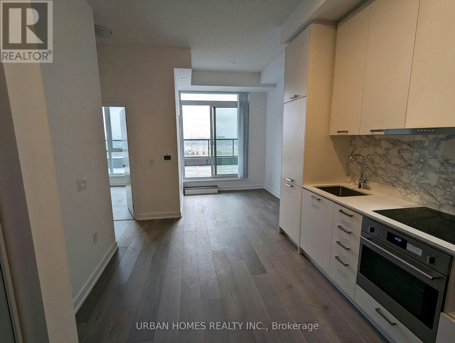 1205-38 Honeycrisp Crescent, Vaughan, ON, L4K 0M7 - 4