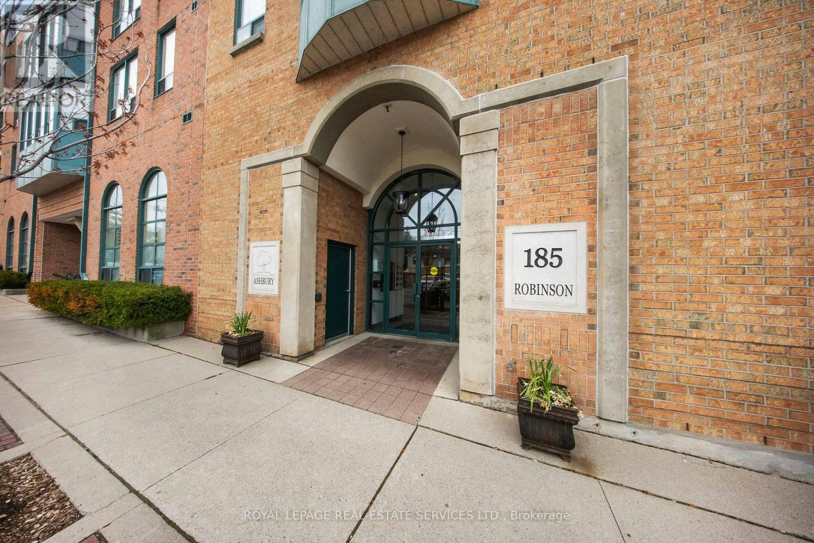 202-185 Robinson Street, Oakville, ON, L6J 7P6