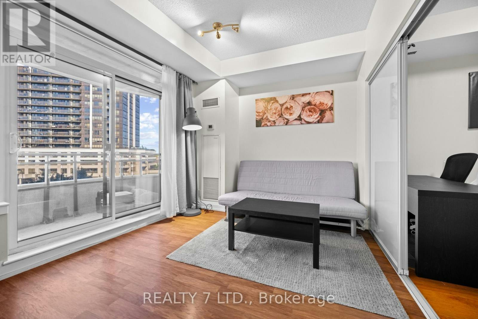 323-1070 Sheppard Avenue W, Toronto, ON, M3J 0G8 - 12