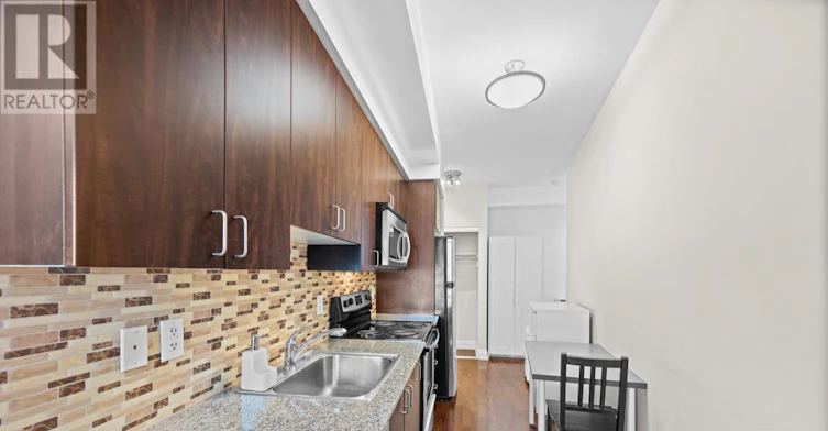 323-1070 Sheppard Avenue W, Toronto, ON, M3J 0G8 - 10