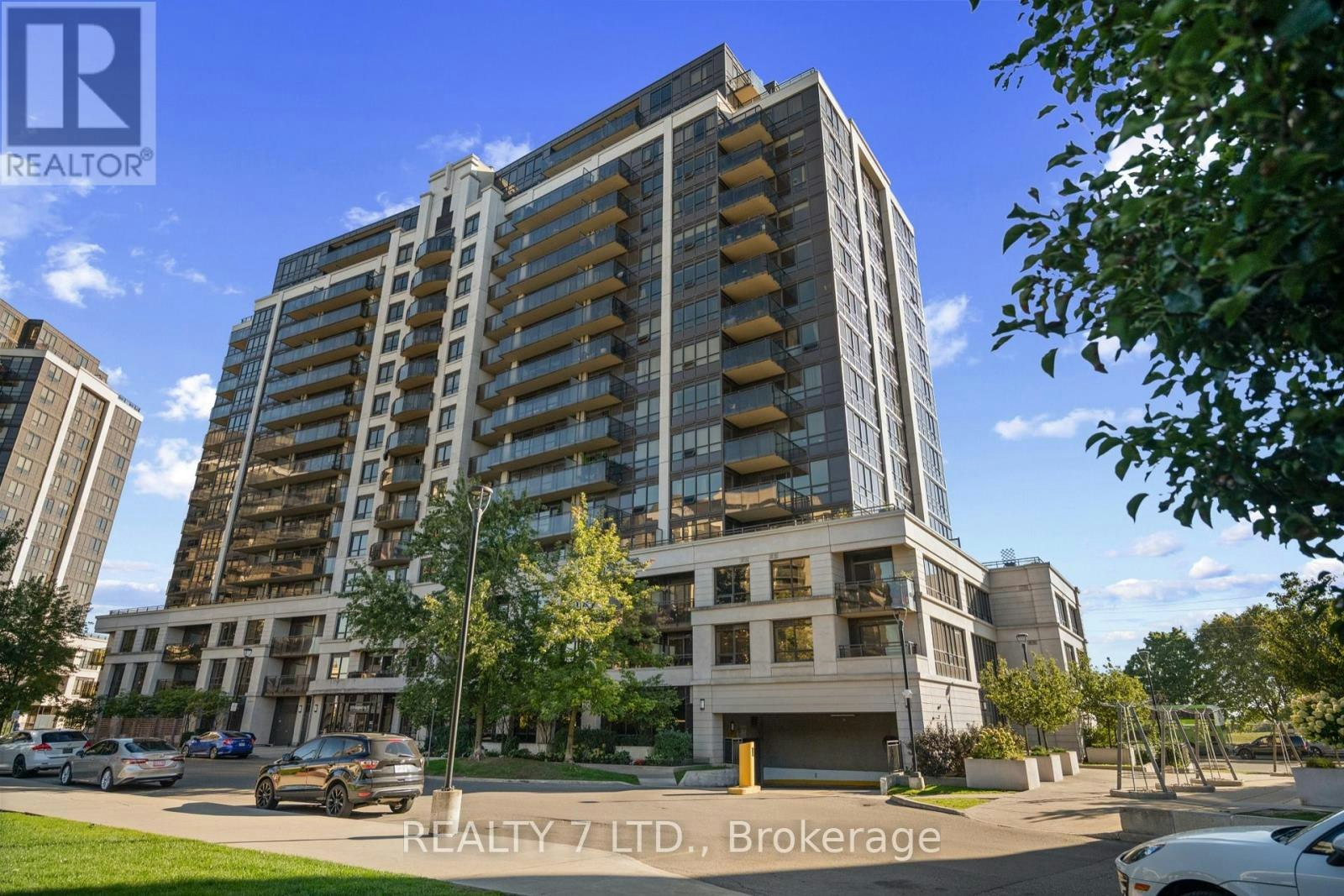 323-1070 Sheppard Avenue W, Toronto, ON, M3J 0G8