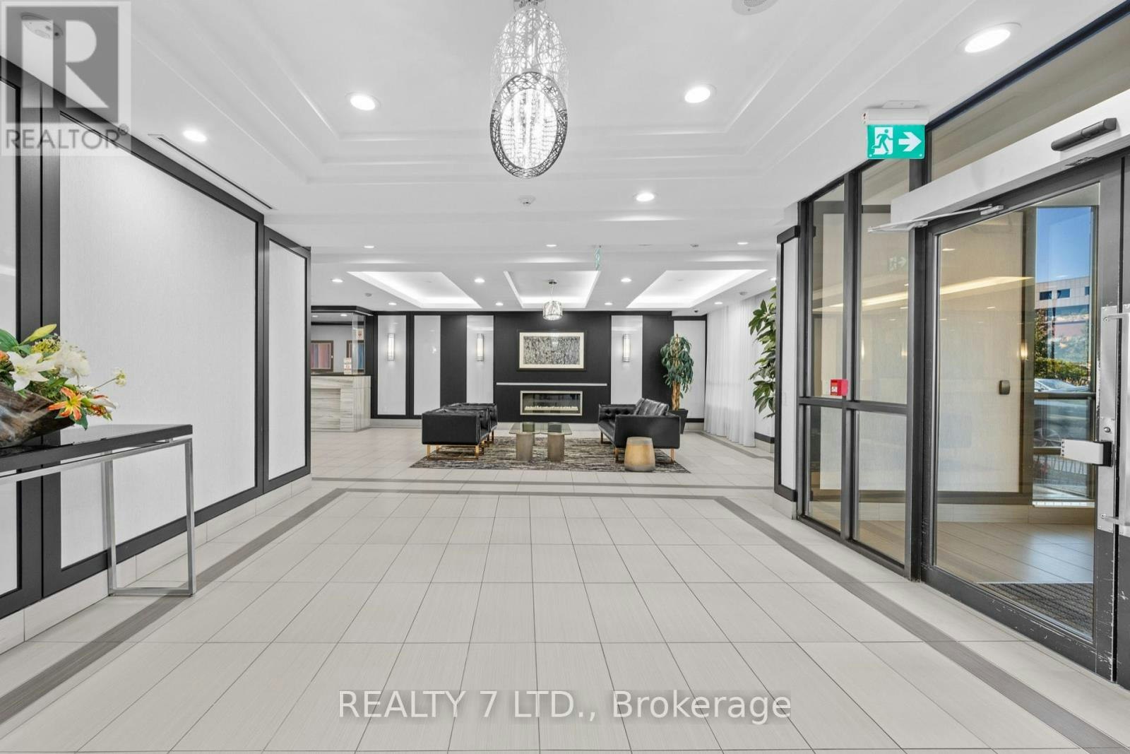 323-1070 Sheppard Avenue W, Toronto, ON, M3J 0G8 - 6