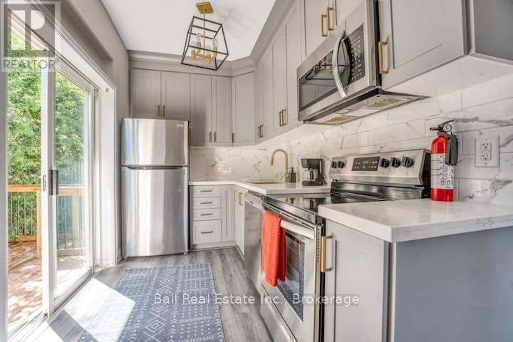 4-291 Stewart Street, Peterborough, ON, K9J 3N2
