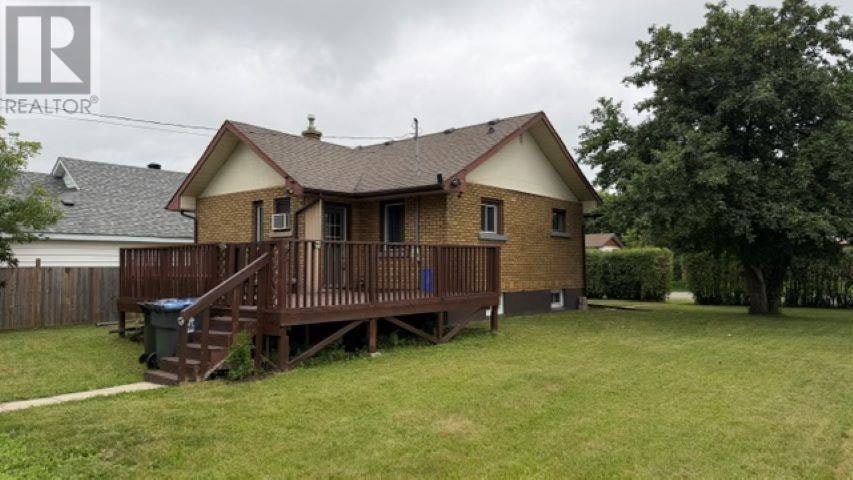 700 Francis Street, Thunder Bay, ON, P7E 4E1