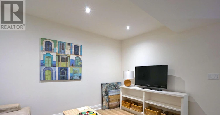 1413 Queen Victoria Avenue, Mississauga, ON, L5H 3H2 - 5