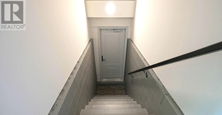 1413 Queen Victoria Avenue, Mississauga, ON, L5H 3H2 - 2
