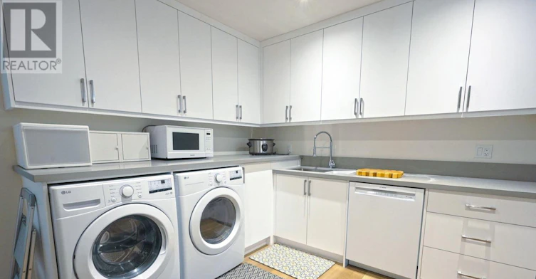 1413 Queen Victoria Avenue, Mississauga, ON, L5H 3H2 - 10