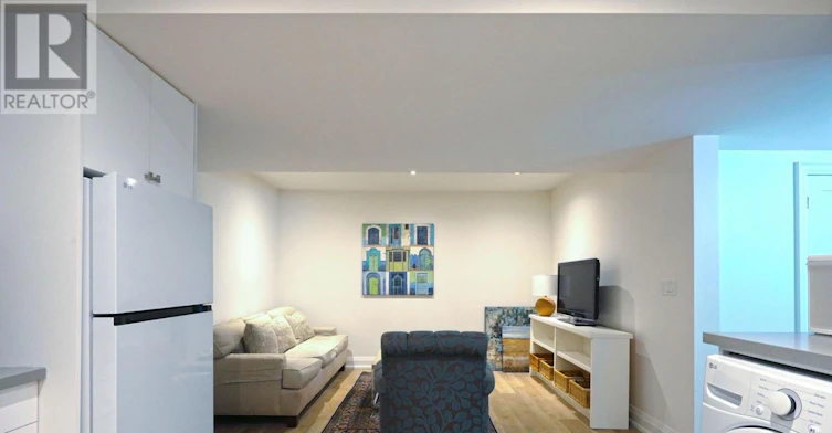 1413 Queen Victoria Avenue, Mississauga, ON, L5H 3H2 - 4