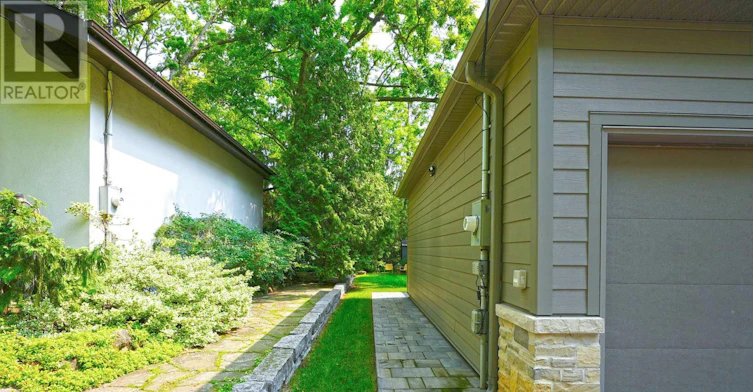 1413 Queen Victoria Avenue, Mississauga, ON, L5H 3H2 - 27