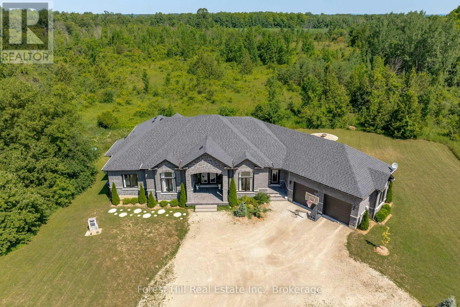 1029 Sixth Street, Clearview, ON, L9Y 3Y9
