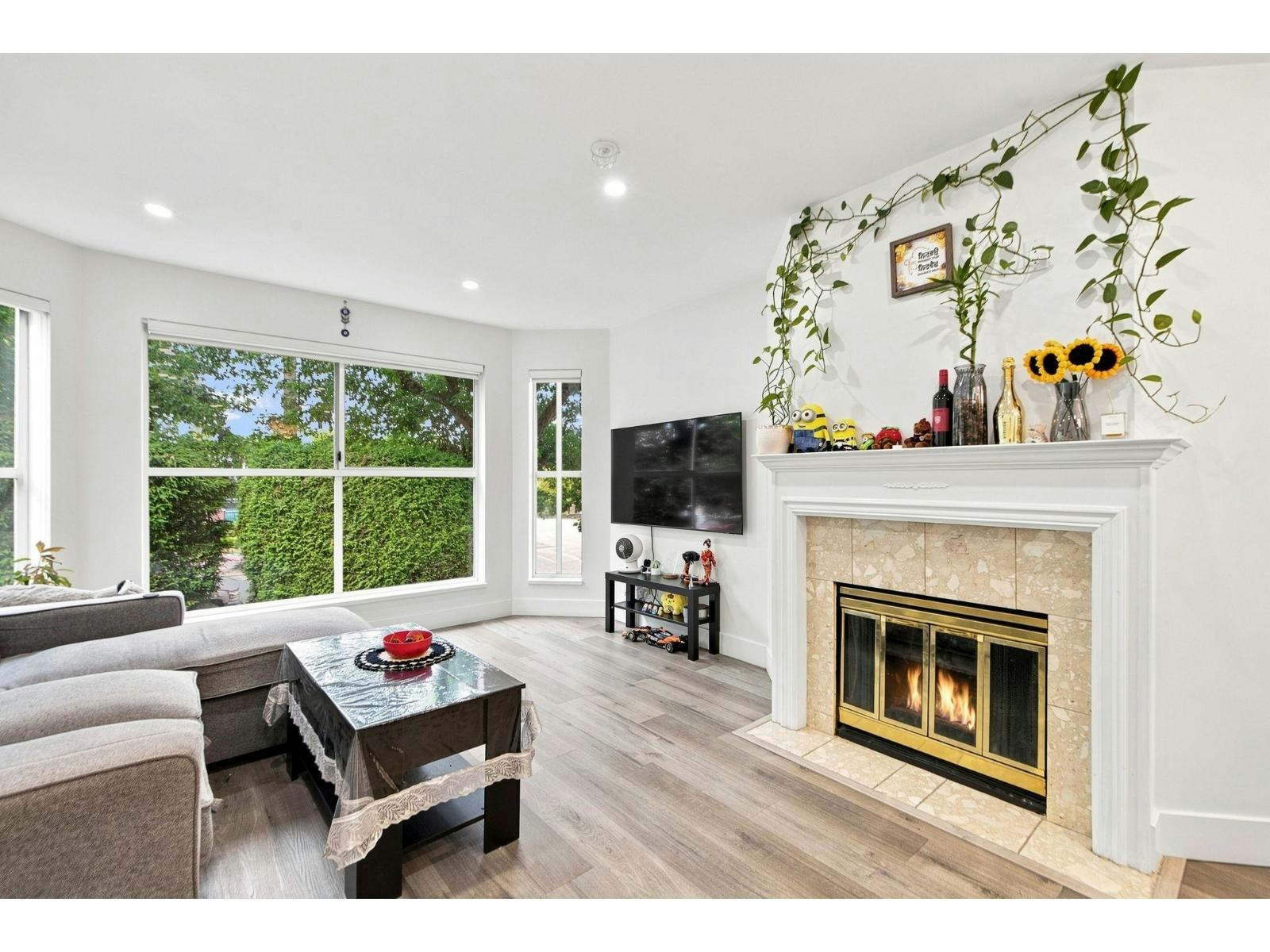 210-7171 121 Street, Surrey, BC, V3W 1G9