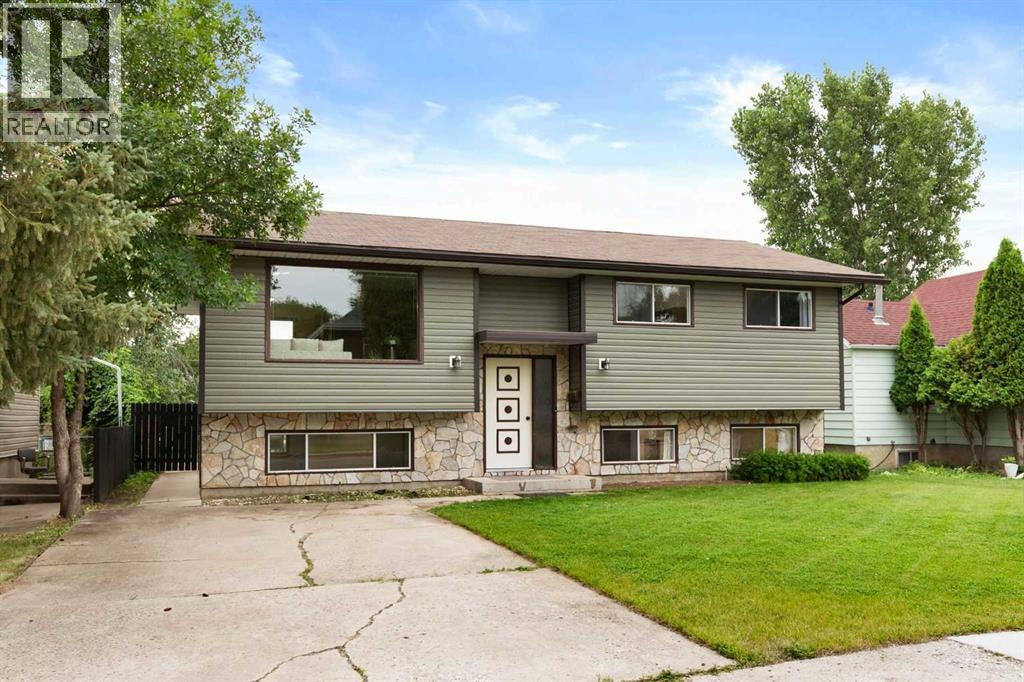 447 8 Street SE, Medicine Hat, AB, T1A 1L8