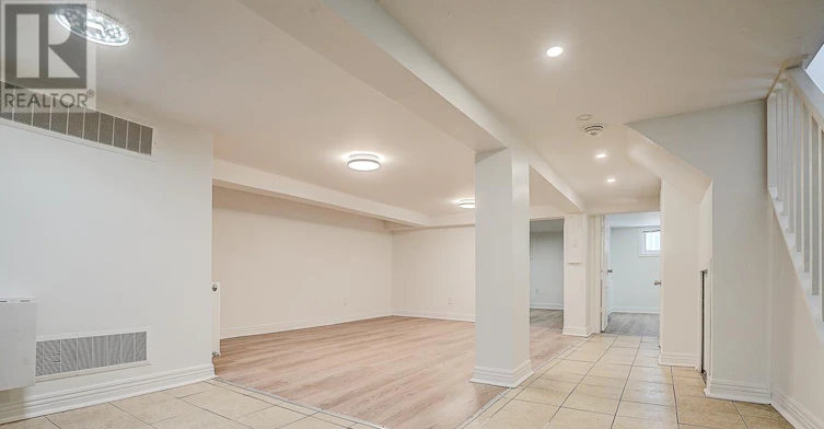LOWER-79 O'connor Drive, Toronto, ON, M4K 2K4 - 21