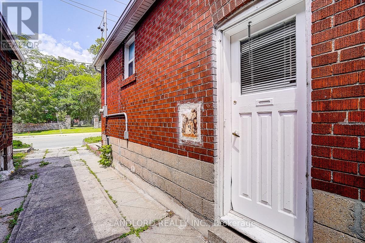 LOWER-79 O'connor Drive, Toronto, ON, M4K 2K4 - 8