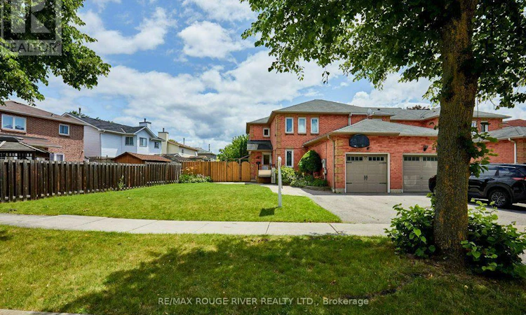 216 Wright Crescent