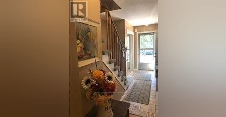 4465 Victory Court, Burlington, ON, L7L 6J6 - 2