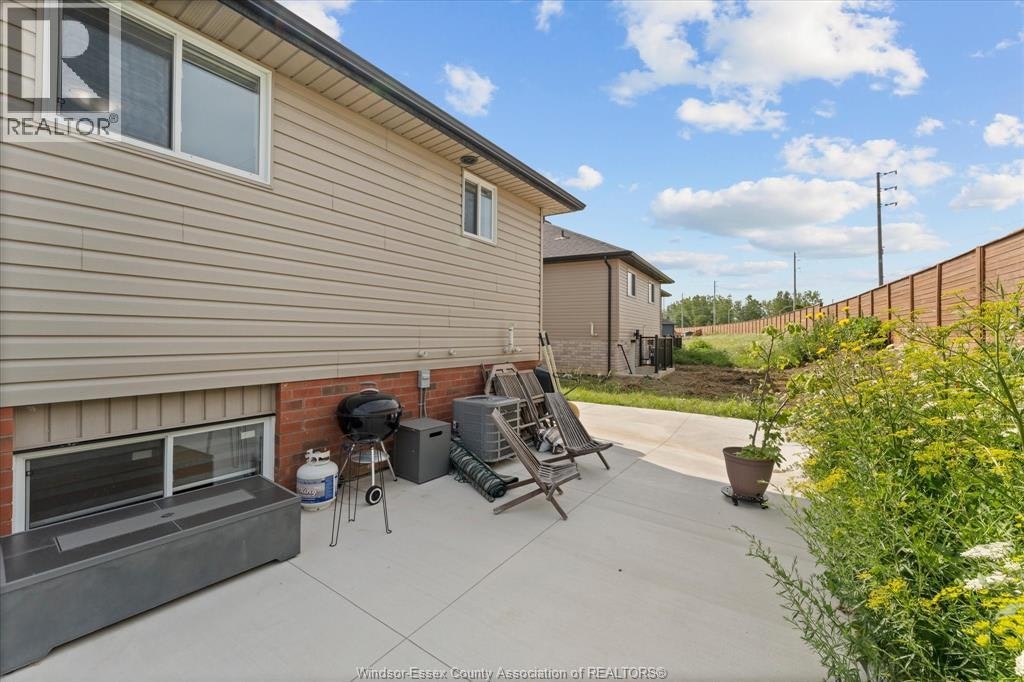 3185 Viola Crescent, Windsor, ON, N8N 0A2 - 16