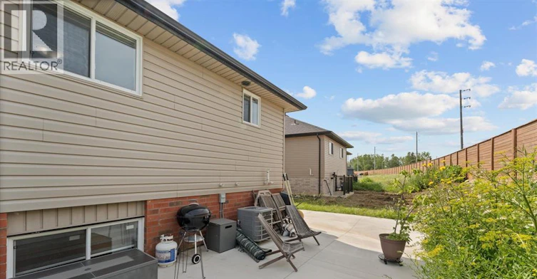 3185 Viola Crescent, Windsor, ON, N8N 0A2 - 16