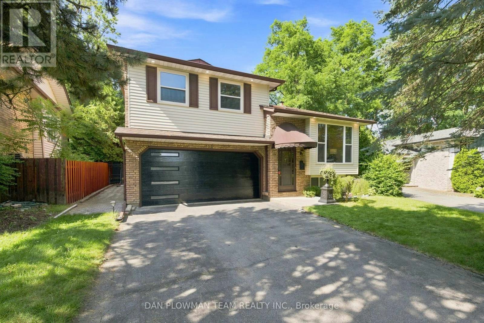 733 Tarn Court, Oshawa, ON, L1J 6Y8
