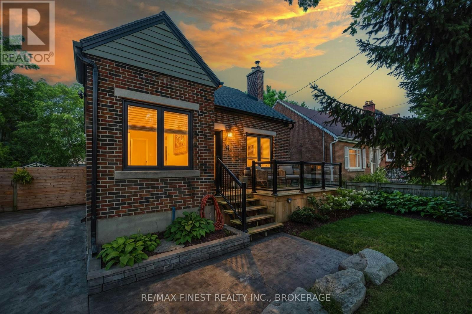 258 College Street, Kingston, ON, K7L 4M2