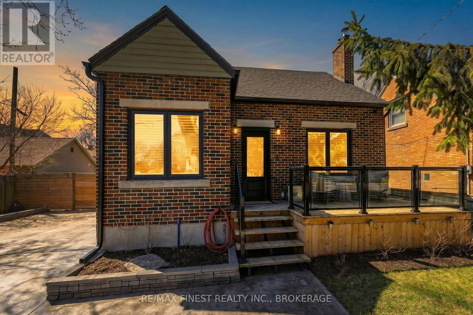 258 College Street, Kingston, ON, K7L 4M2