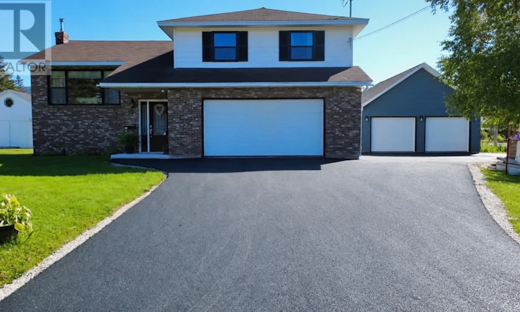 10 Castlewood Drive